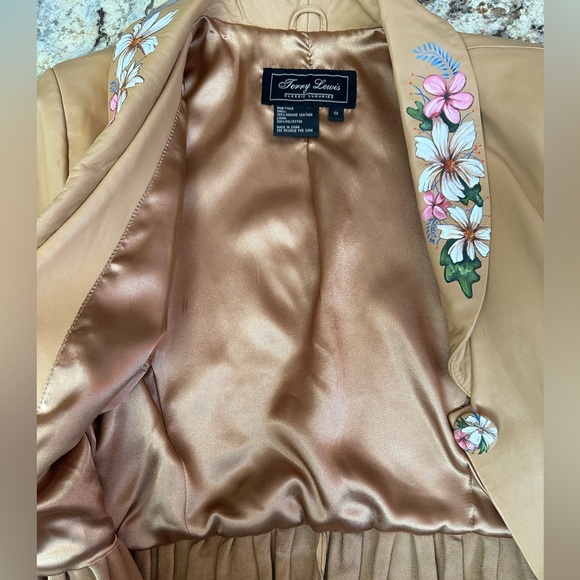 Terry Lewis Handpainted deer buttery soft tan pleated leather jacket sz MD OOAK - Picture 12 of 15